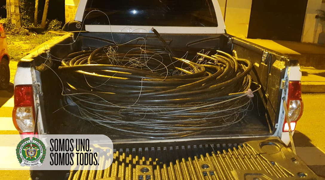 Capturadas 2 personas cuando hurtaban cable telefónico en Santa Elena 