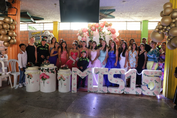 Trabajando por comunidad