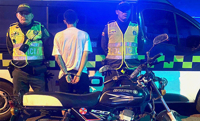 La rápida acción de las autoridades permitió la recuperación del automotor en el barrio Brisas del Guatiquía y fue entregada a su propietario, un domiciliario a quien intimidaron con arma blanca. 