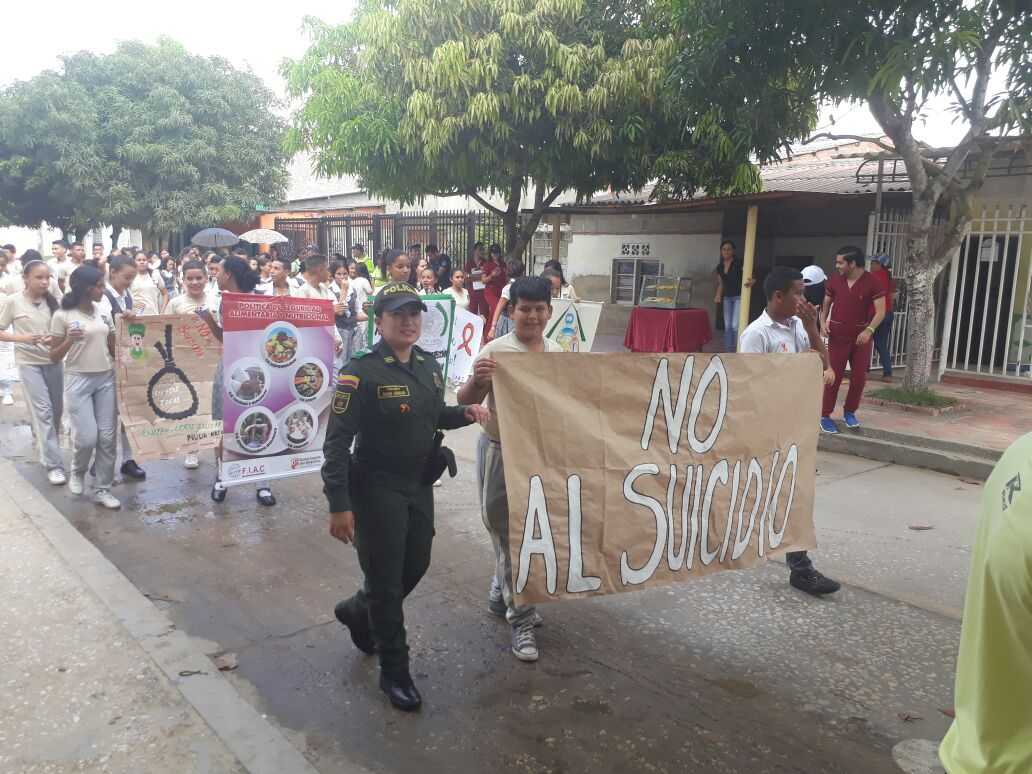 Policía de infancia hace el lanzamiento del día mundial para la prevención al suicidio
