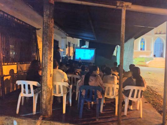Policía Nacional realizó cine al barrio en el corregimiento de San Luis