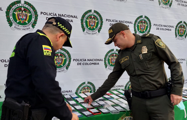 8 celulares entregados gracias a la denuncia ciudadana y operativos institucionales