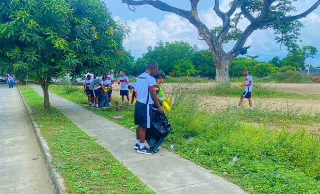 Con trabajo en equipo y sentido de pertenencia, trabajamos por la recuperación de un lote abandonado en la urbanización Vallejo, transformando un espacio olvidado en un lugar digno para la comunidad.