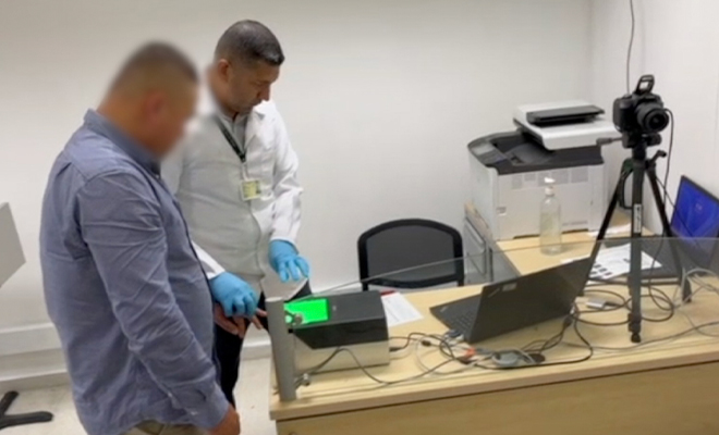 Policias,_un Capturado_alias_Medio_Labio_backing y Guardia Civil Española y Europol