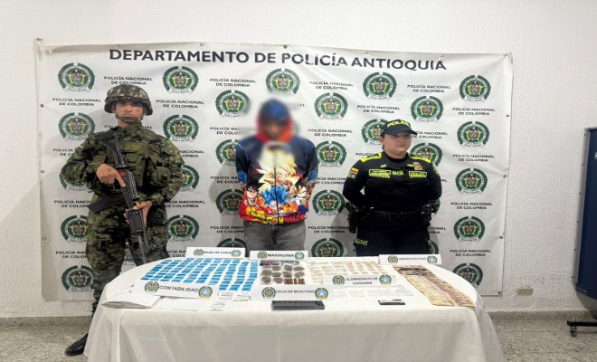Policía y Ejército custodian capturado y estupefacientes 