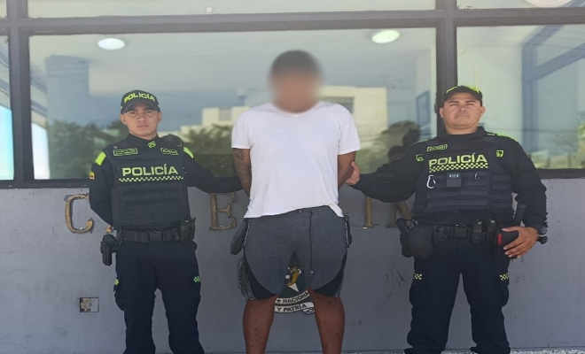 Dos policías, un capturado