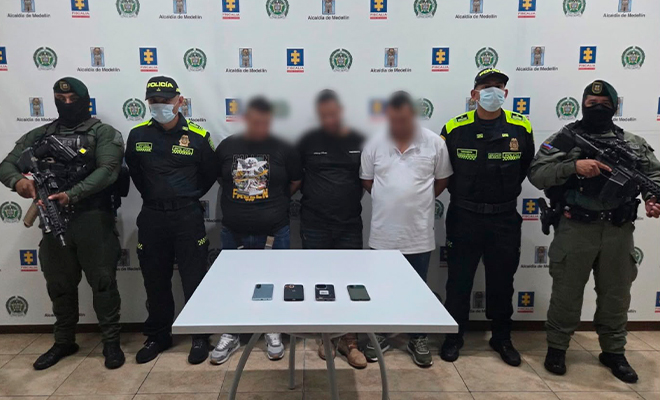 Tres capturados se&ntilde;alados de pertenecer al ELN, son custodiados por la Polic&iacute;a Nacional