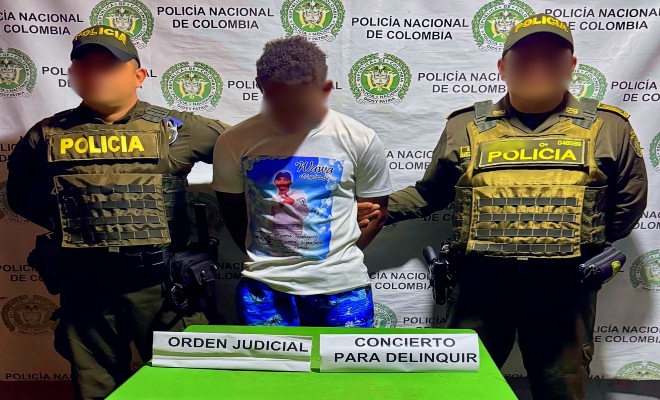 En el barrio Sucre de Montería, la Policía Metropolitana capturó a un ciudadano con orden judicial vigente por los delitos de concierto para delinquir y extorsión agravada.