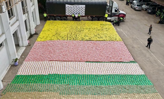 Uniformados detectaron un cargamento de sustancias estupefacientes, procediendo a su incautación inmediata. Este resultado operativo representa un golpe contundente contra las economías ilícitas.