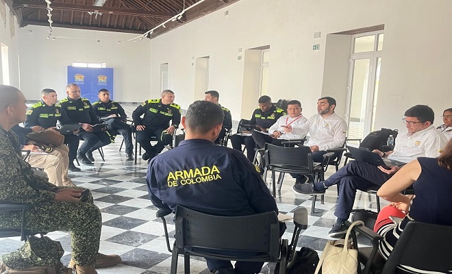 14 funcionarios públicos entre ellos funcionarios de diferentes fuerzas, gobernación y alcaldía municipal que participaron del comité de orden público.