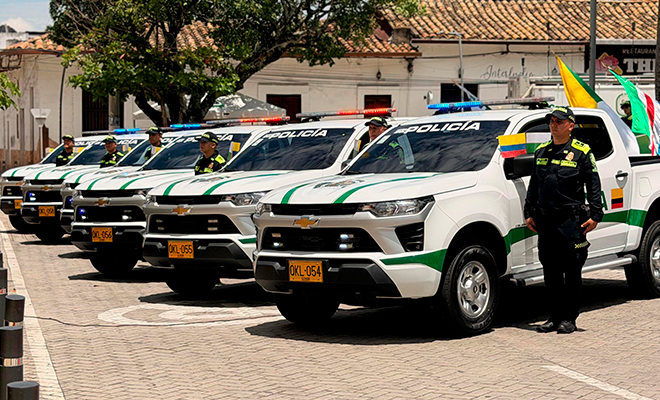 Entrega de los veh&iacute;culos a las autoridades municipales 
