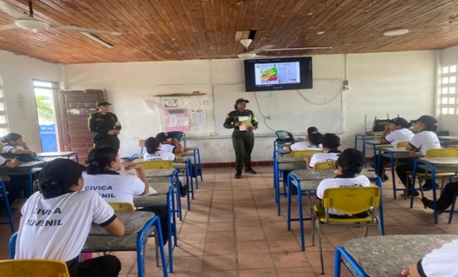 niformados adelantaron una jornada de prevencion con los estudiantes de la Cívica Juvenil e Infantil