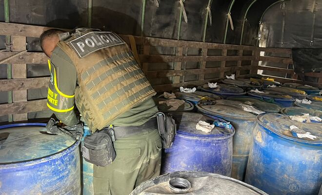 Incautan_insumos_líquidos