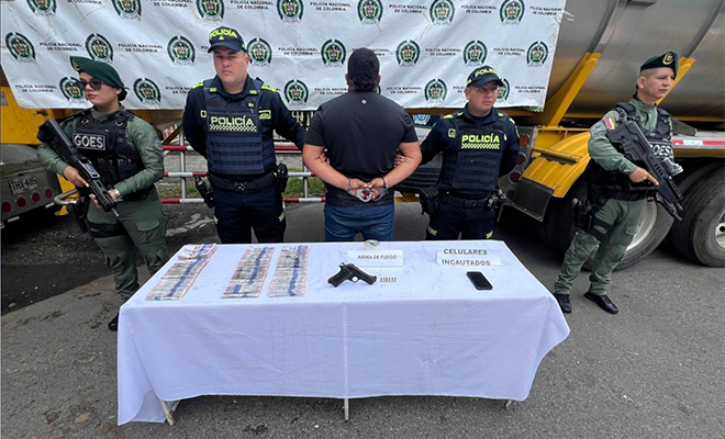 Persona capturada por la Polic&iacute;a Nacional por transportar 1.412 kilogramos de coca&iacute;na en un tractocami&oacute;n.