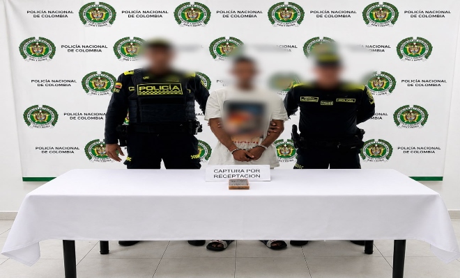 Dos policias y un ciudadano capturado en flagrancia por el delito de receptación
