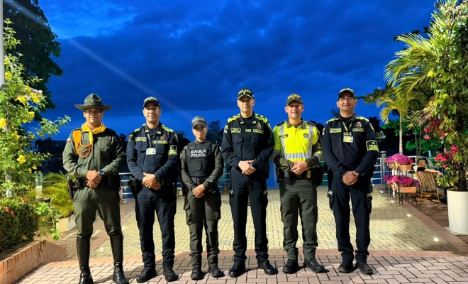 Uniformados adelantan jornada de prevención en el centro