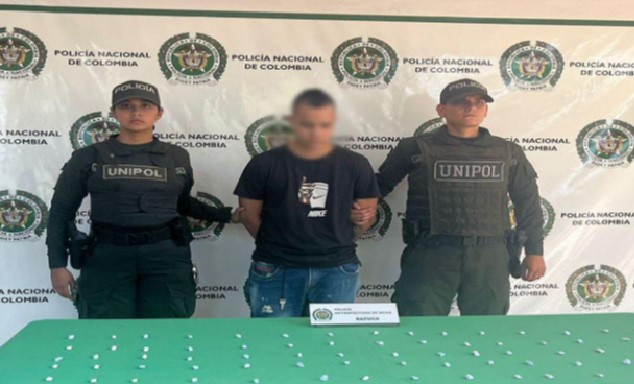 Policía logra la captura de un hombre por el delito de estupefacientes.