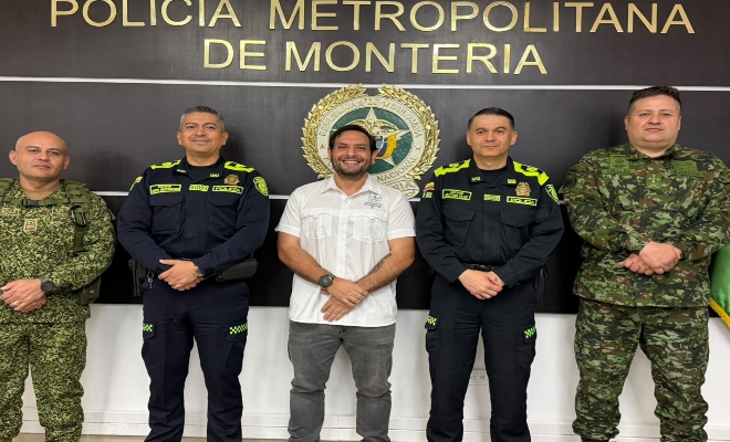 cuatro señores comandantes de distintas fuerzas militares y un representante de la Gobernación de Córdoba participaron en el Puesto de Mando Unificado (PMU) en la ciudad de Montería.