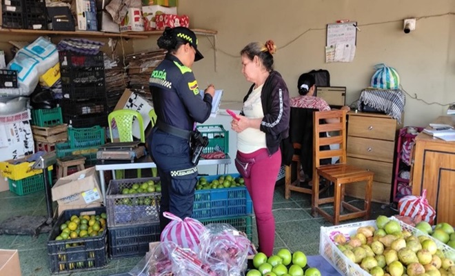 Polic&iacute;a y comunidad