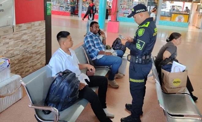 Polic&iacute;a y comunidad