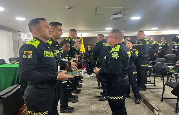 Reconocimiento a Policías