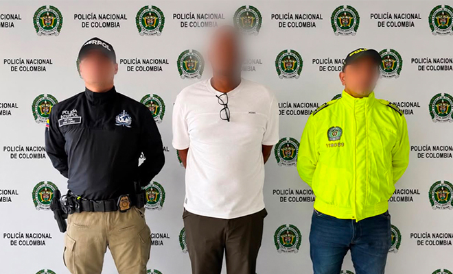 Ciudadano paname&ntilde;o retenido es custodiado por la Polic&iacute;a Nacional.