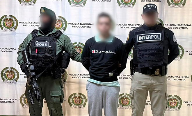 Venezolano retenido en Medell&iacute;n, es custodiado por autoridades de Colombia.