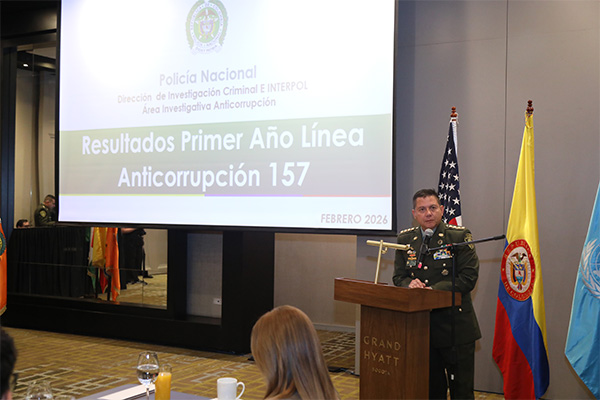 Director de la Policía Nacional en aniversario línea 157