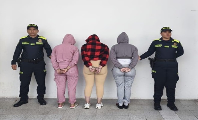 Tres capturadas por hurto