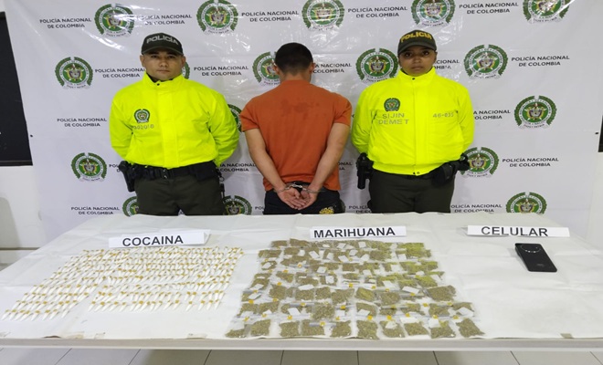 Un capturado y 700 dosis de sustancias son custodiados por dos polic&iacute;as