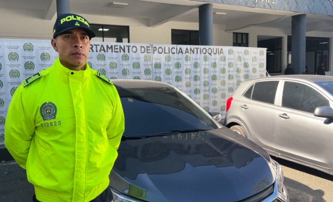 Policia entrega vehiculos recuperados 