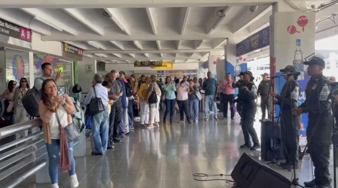 Al ritmo de salsa se recibe los visitantes de la COP16