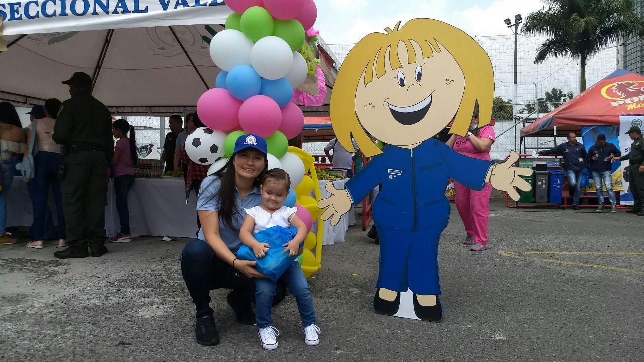 Feria-de-la-salud-policia-valle-del-cauca-obras-sociales