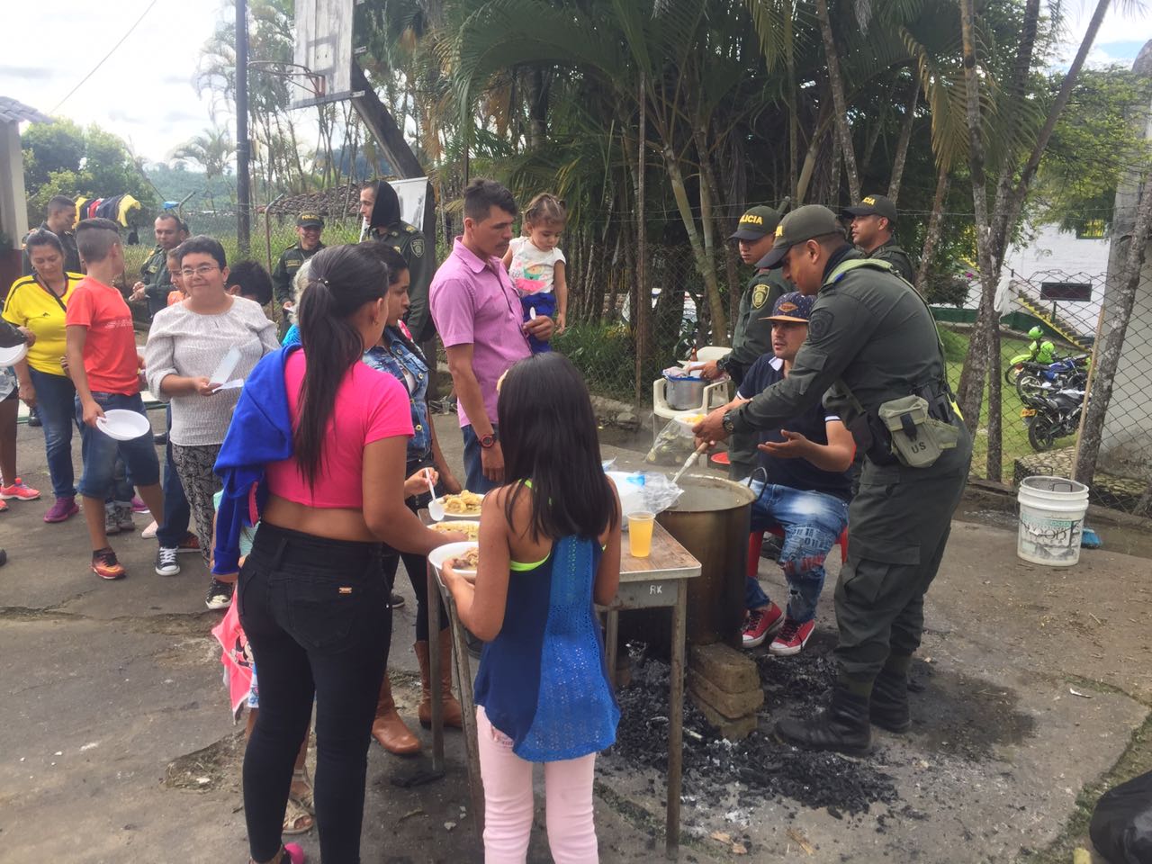 valle-del-cauca-brindamos-espacios-mundialistas-a-la-comunidad-de-suiza-caicedonia3