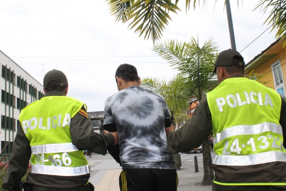 El individuo al que le figuran varios delitos fue sorprendido con una cédula falsa