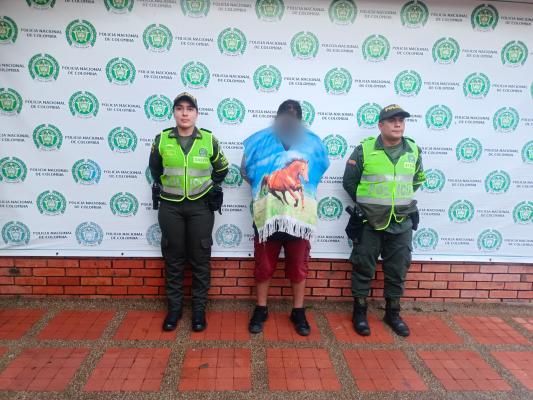 Captura en flagrancia por el delito fraude a resolución judicial yo administrativa