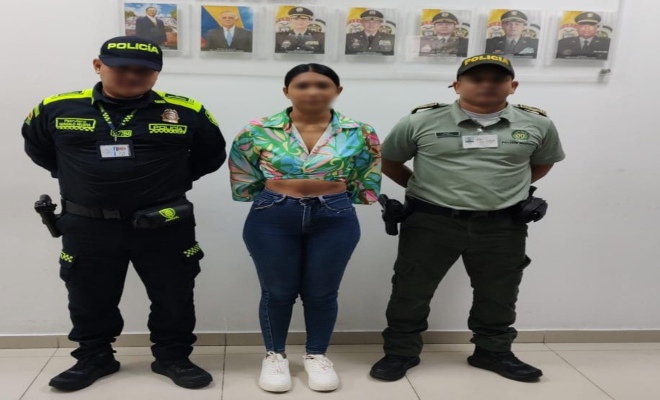 Policía de Cartagena captura a dos mujeres en flagrancia por porte ilegal de armas y fuga de presos