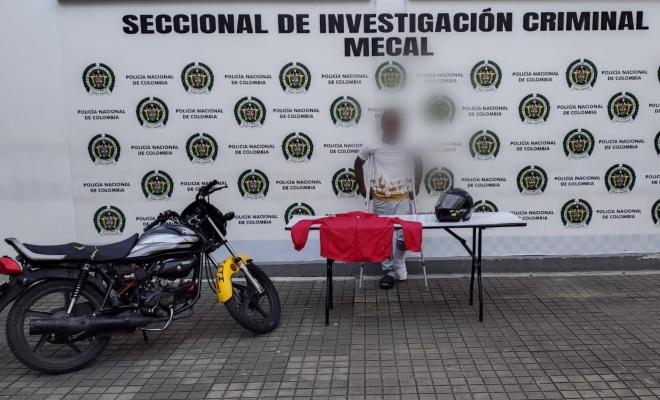 Persona capturada con moto y ropa utilizada en hurtos