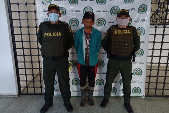 Capturado por orden judicial por el delito de rebelión y acceso carnal abusivo con menor de 14 años