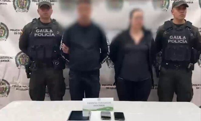 Presentación de los capturados del grupo delincuencial tras la puerta por parte del grupo Gaula Bogotá