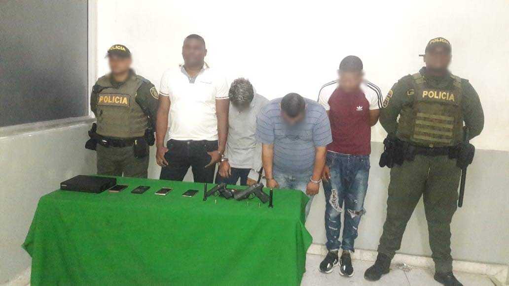 Se logró la recuperación de los elementos hurtados, la incautación de un arma de fuego y una de fogueó.