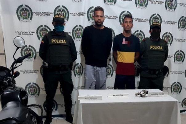 Capturamos-a-dos-personas-portando-un-arma-de-fuego