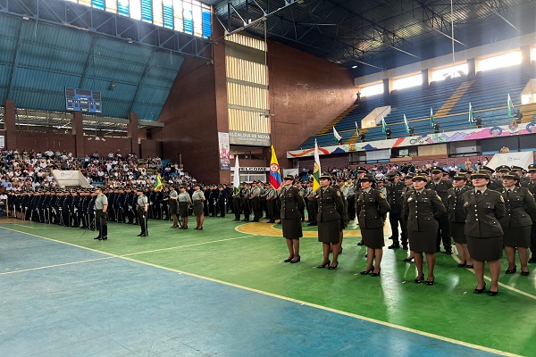 Ceremonia de ascenso de 210 polic&iacute;as en Neiva