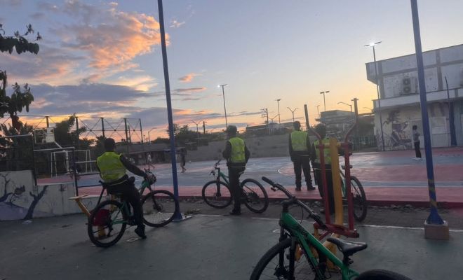 polic&iacute;as en bicicletas en los parques de san Jos&eacute;  