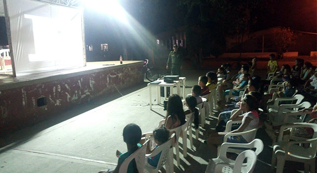 La Policía Nacional-llega con-‘Cine al parque’-a los municipios del Meta