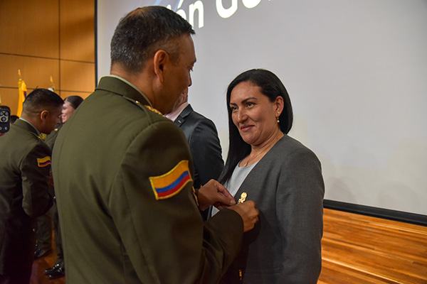 condecoraciones personal no uniformado 