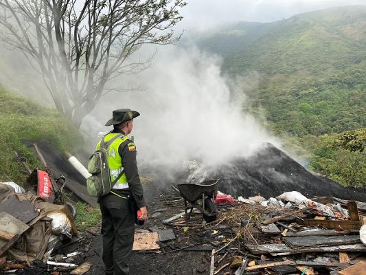 Desmantelamos fábrica de carbón vegetal en Medellín 