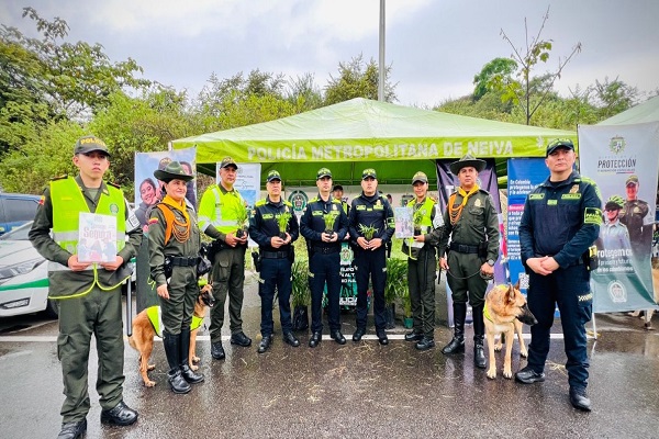 Nueve Policías durante el desarrollo de actividades preventivas en el marco de la estrategia Semana Santa Segura