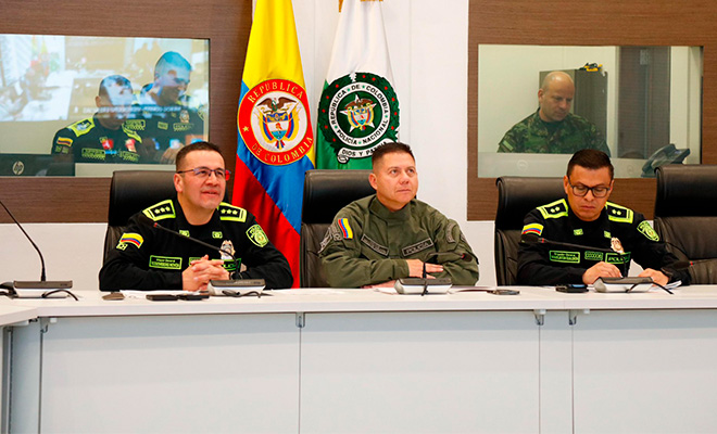 PMI conmemoraci&oacute;n del D&iacute;a del Trabajo, se&ntilde;or director general de la Polic&iacute;a Nacional, juntos a dos se&ntilde;ores generales.