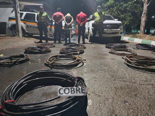 Capturados  con cerca de tonelada y media de cobre encauchado